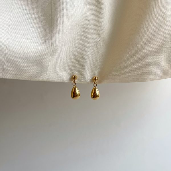 TEARDROP STUD